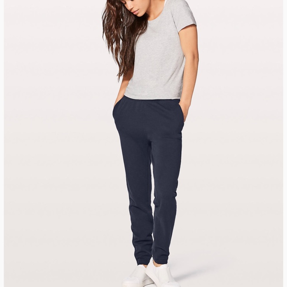Luluemon Free to Roam Jogger Navy